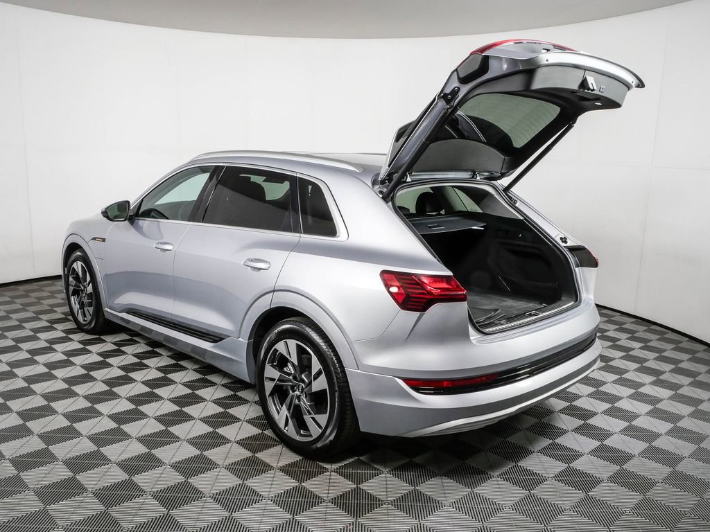Certified 2022 Audi e-tron Premium AWD/4WD image 33