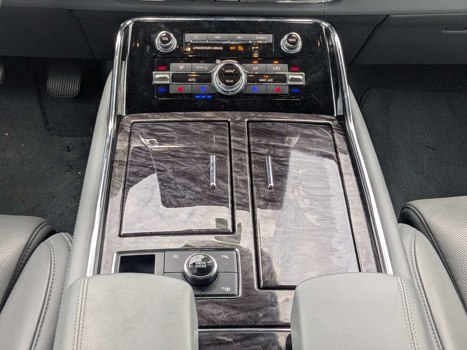 Used 2021 Lincoln Navigator L Reserve AWD/4WD image 21