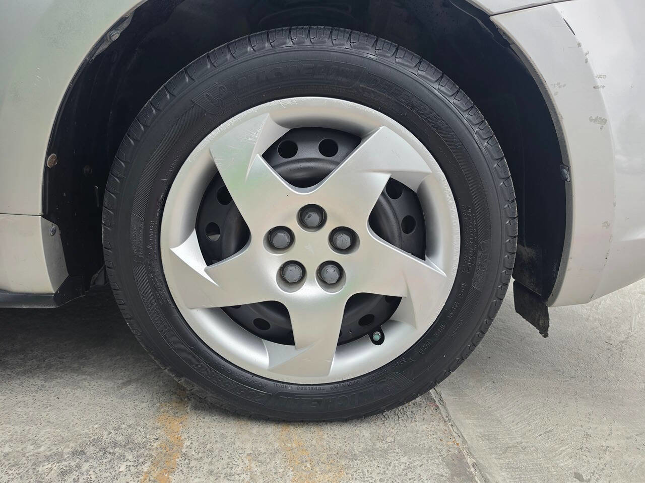 Used 2009 Pontiac Vibe w/ Preferred Package FWD image 48