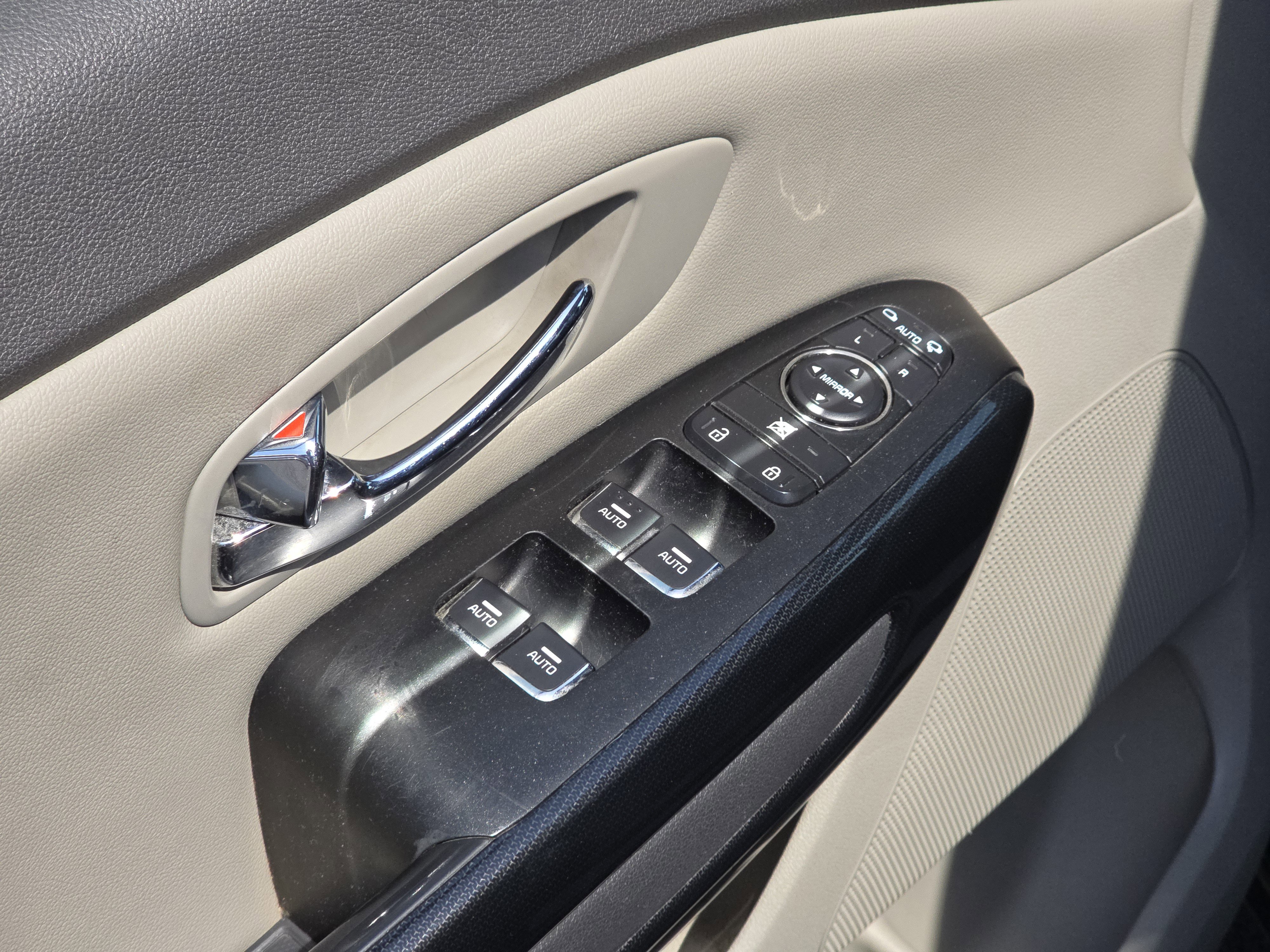 Used 2017 Kia Sedona EX image 30