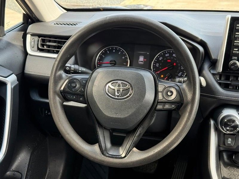 Used 2021 Toyota RAV4 XLE image 14