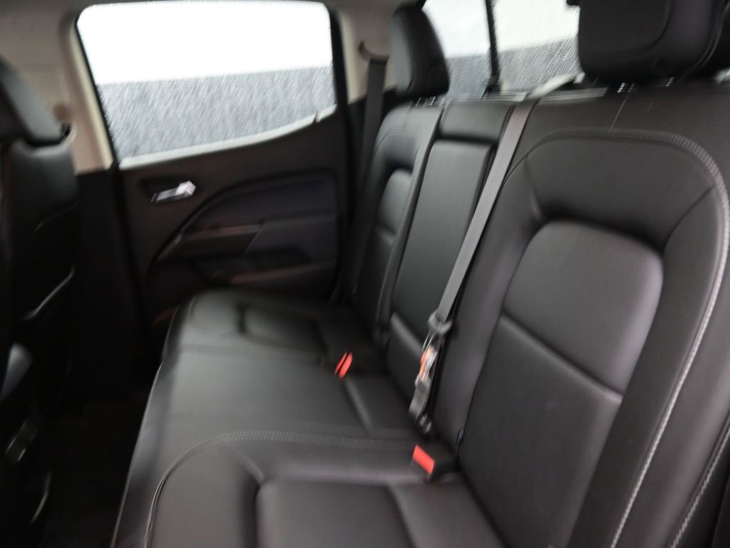 Used 2022 Chevrolet Colorado Z71 w/ Z71 Midnight Edition image 12