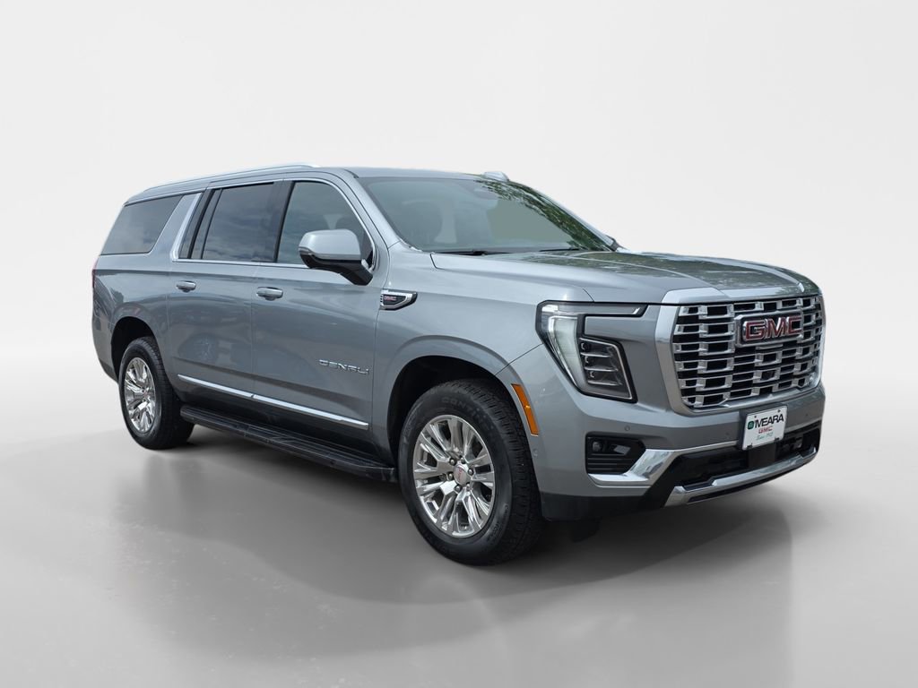 Used 2025 GMC Yukon XL Denali AWD/4WD image 7