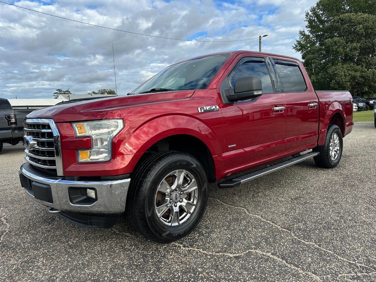 Used 2015 Ford F150 XLT w/ Equipment Group 301A Mid image 5