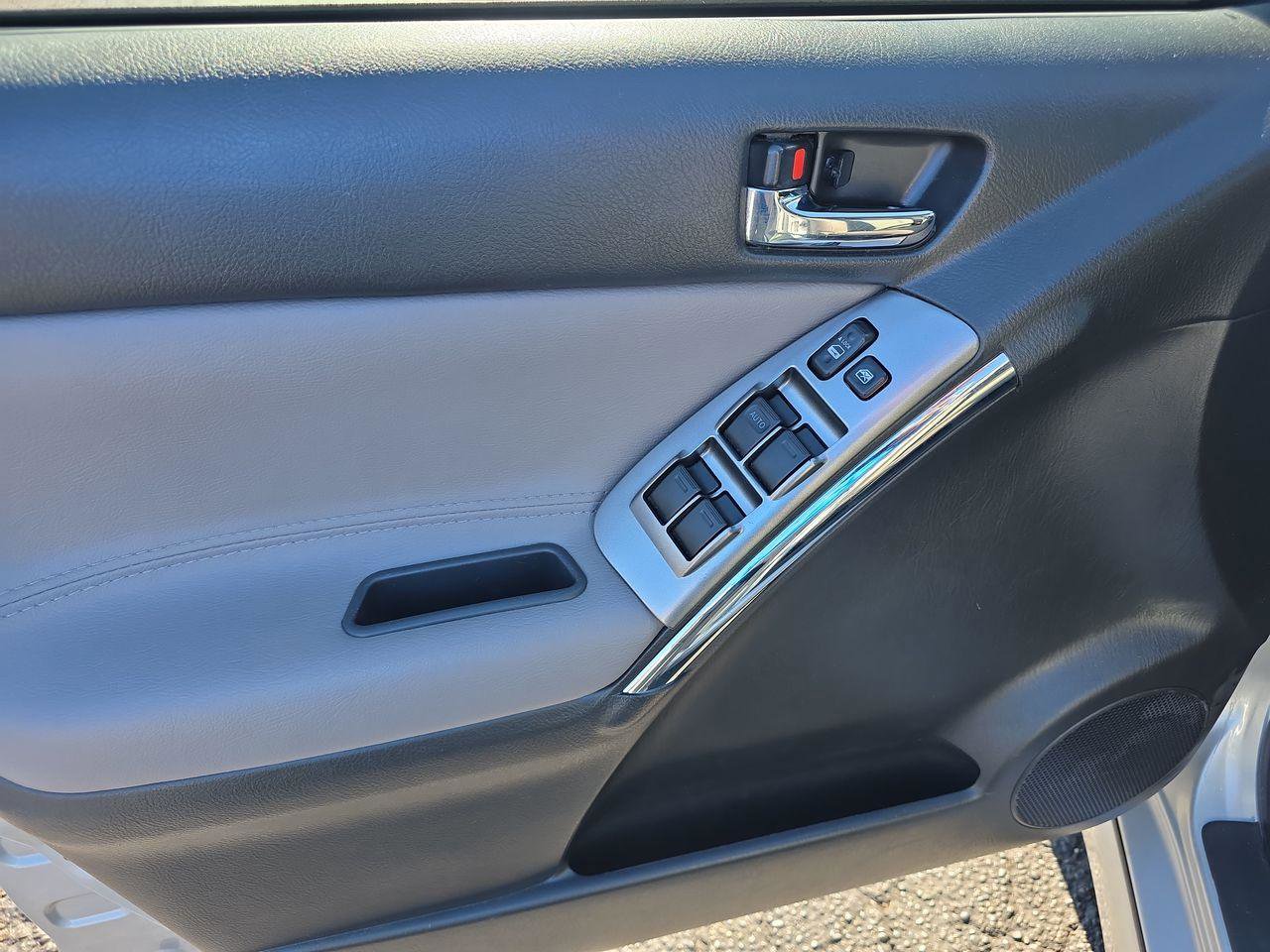 Used 2007 Toyota Matrix XR image 5