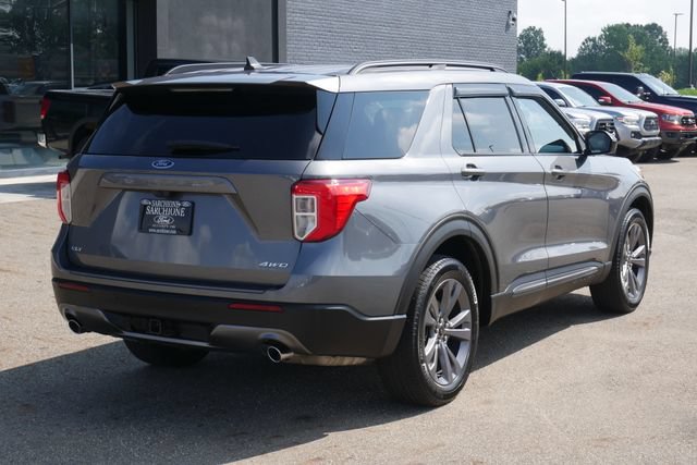 Used 2023 Ford Explorer XLT w/ Equipment Group 202A AWD/4WD image 13