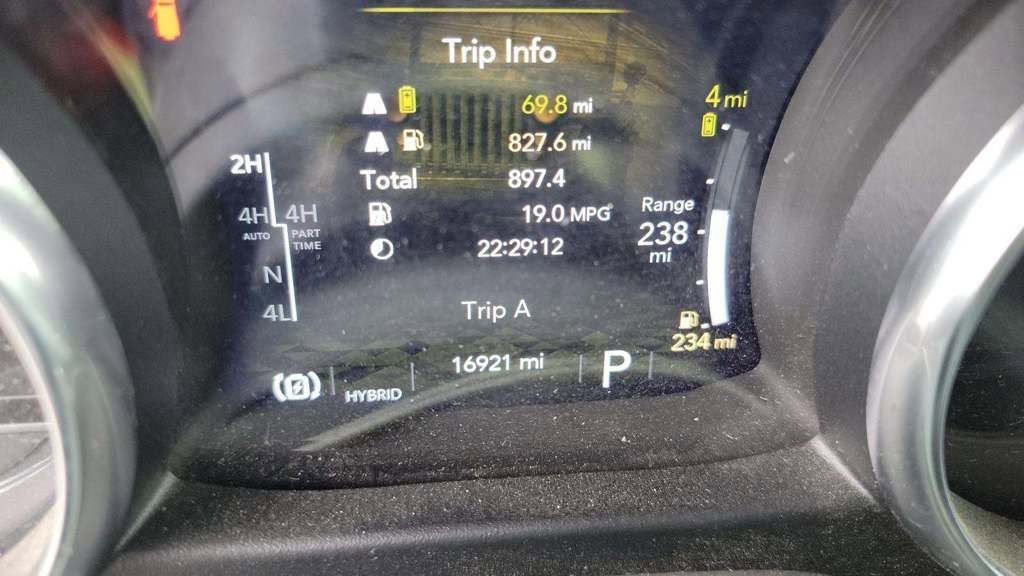 Used 2023 Jeep Wrangler Unlimited Rubicon 4xe image 4