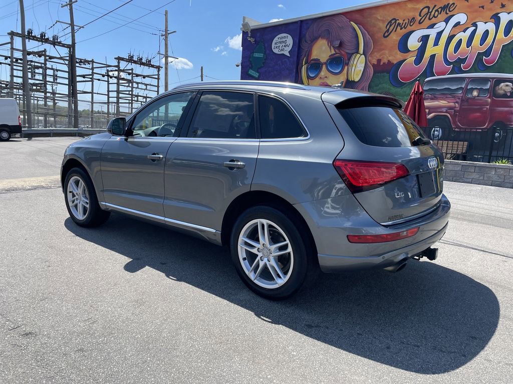 Used 2016 Audi Q5 2.0T Premium Plus w/ Technology Package AWD/4WD image 3