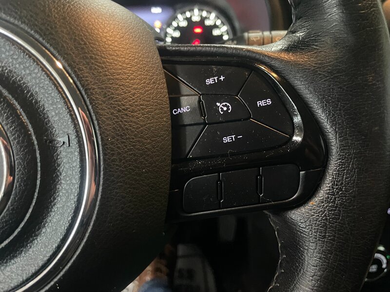Used 2017 Jeep Renegade Altitude AWD/4WD image 11