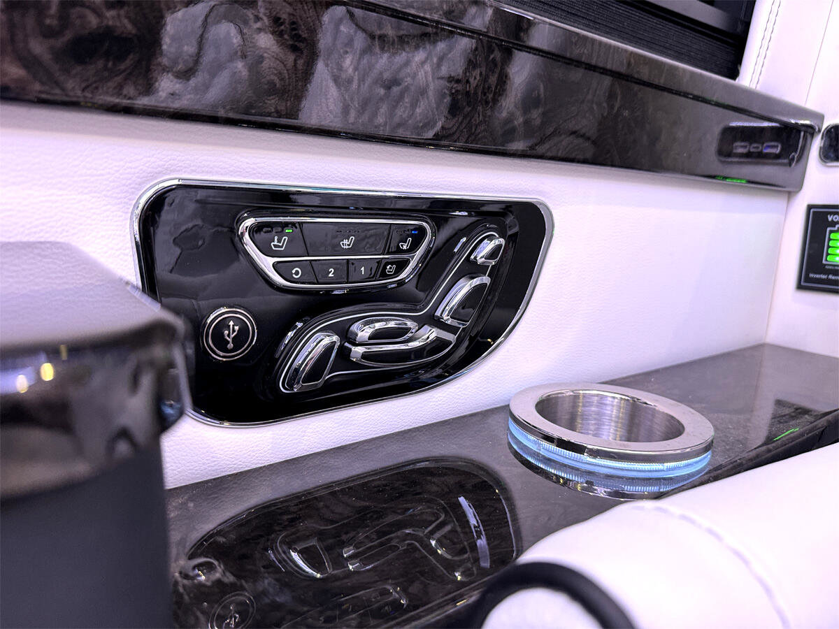 Used 2024 Mercedes-Benz Sprinter 3500 image 18