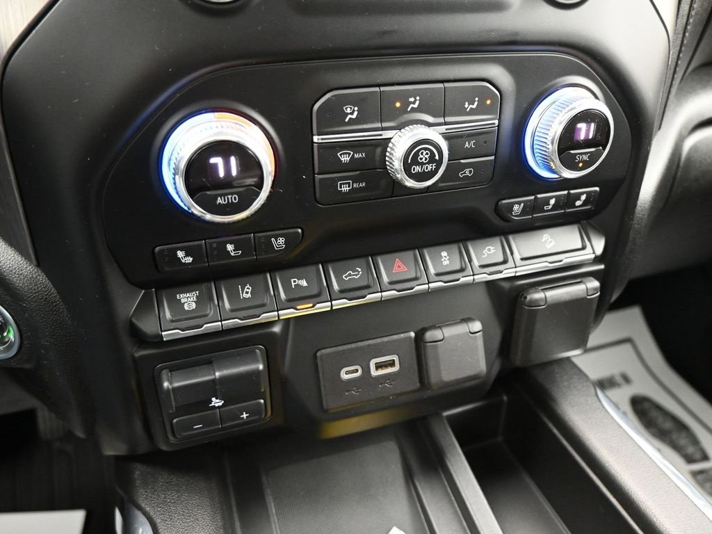 Used 2020 GMC Sierra 3500 Denali w/ Denali Ultimate Package image 16