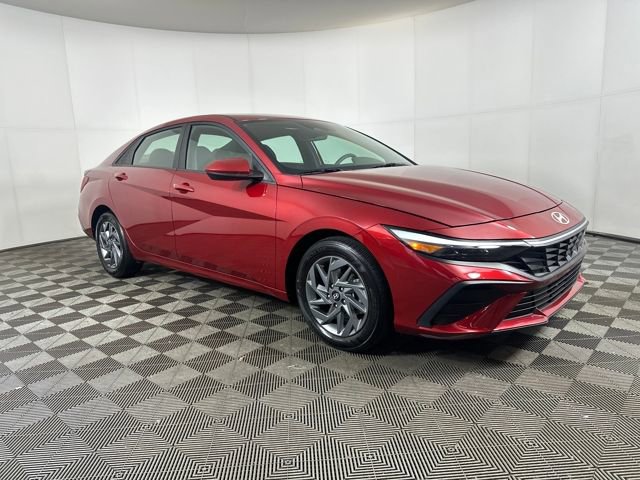 Certified 2024 Hyundai Elantra SEL video 2