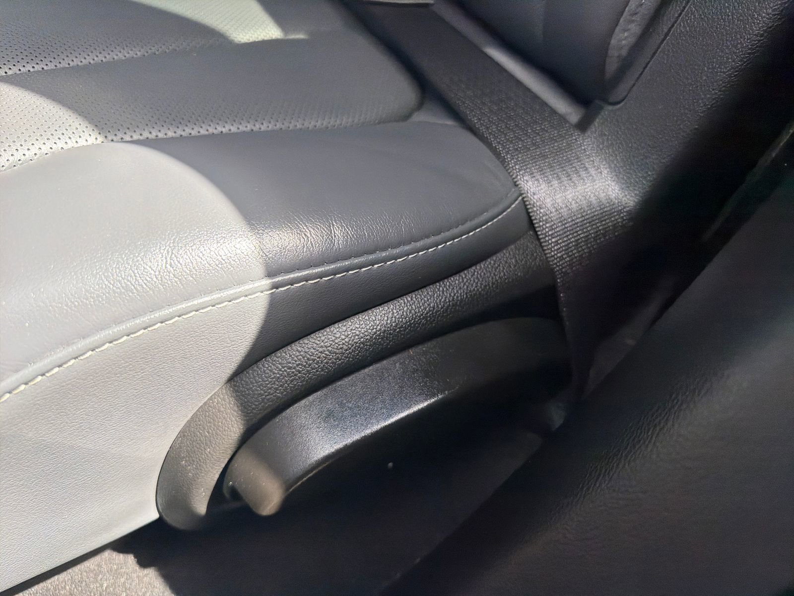 Used 2020 Buick Envision Premium AWD/4WD image 21