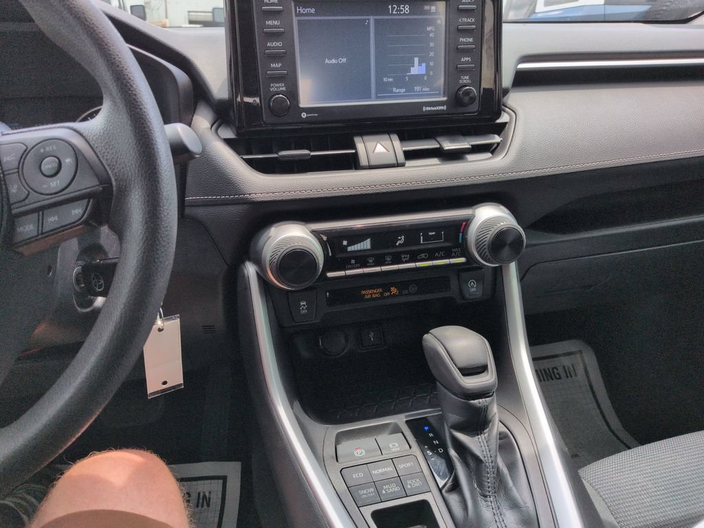 Certified 2021 Toyota RAV4 LE AWD/4WD image 17