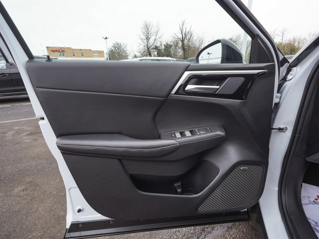 New 2026 Mitsubishi Outlander Trail Edition image 7