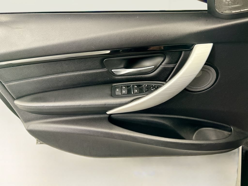 Used 2017 BMW 340i Sedan RWD image 23