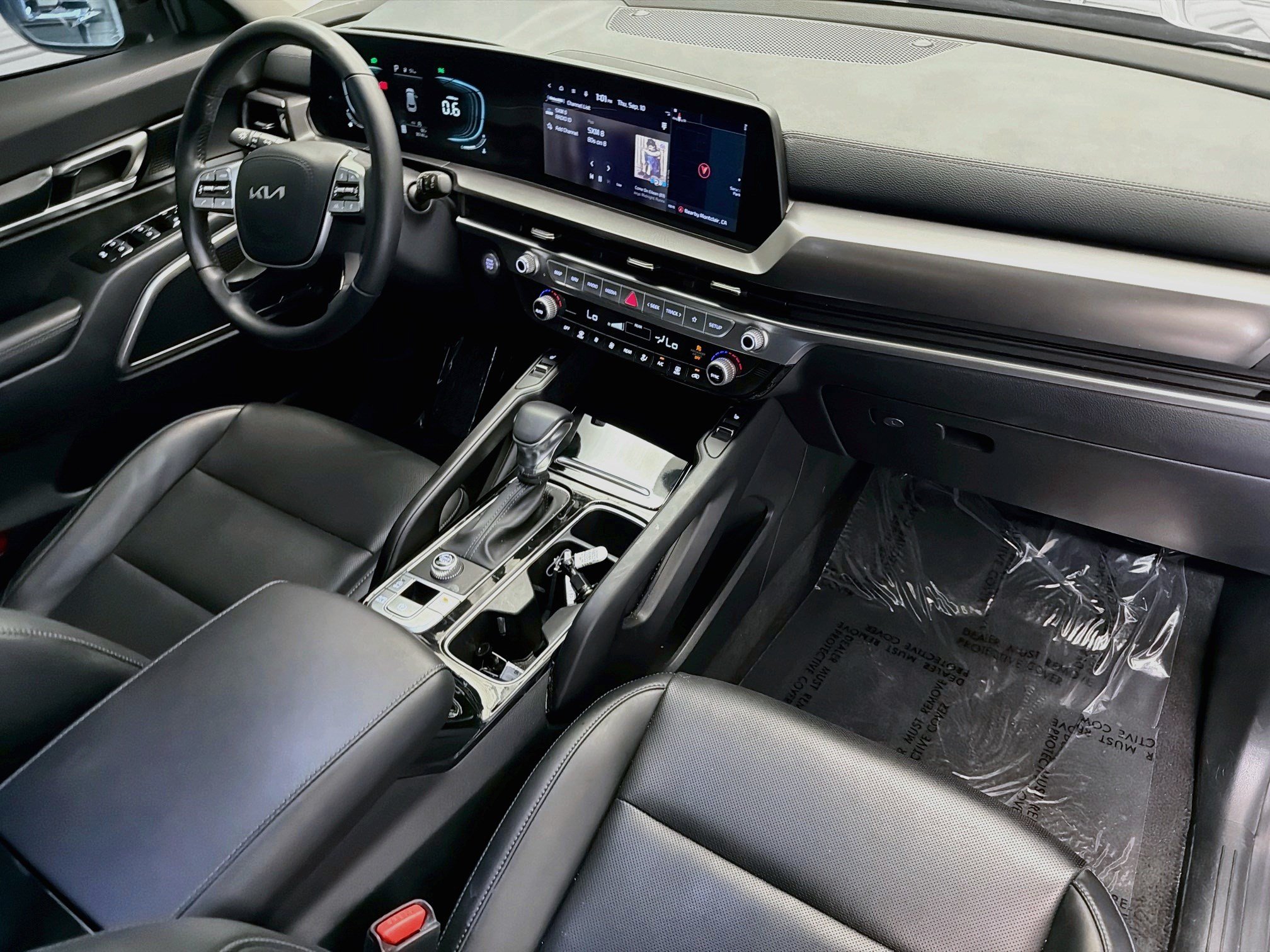 Used 2025 Kia Telluride S FWD image 11