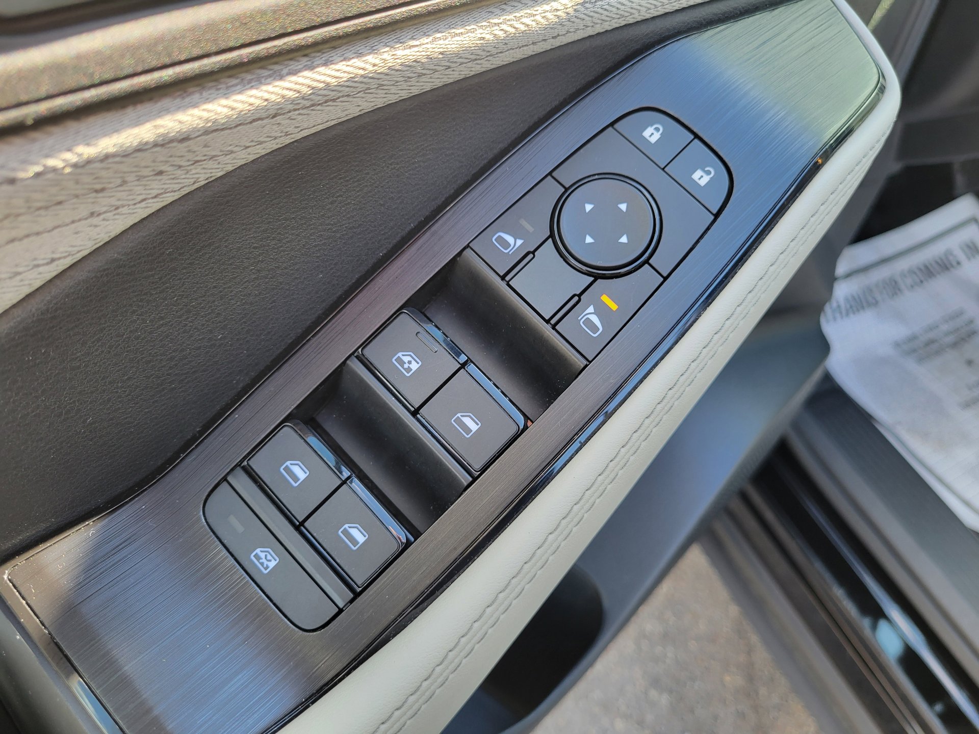 Certified 2023 Nissan Rogue SV image 17