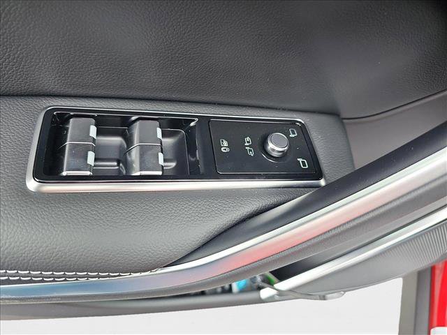 New 2026 Jaguar F-PACE R-Dynamic S image 28