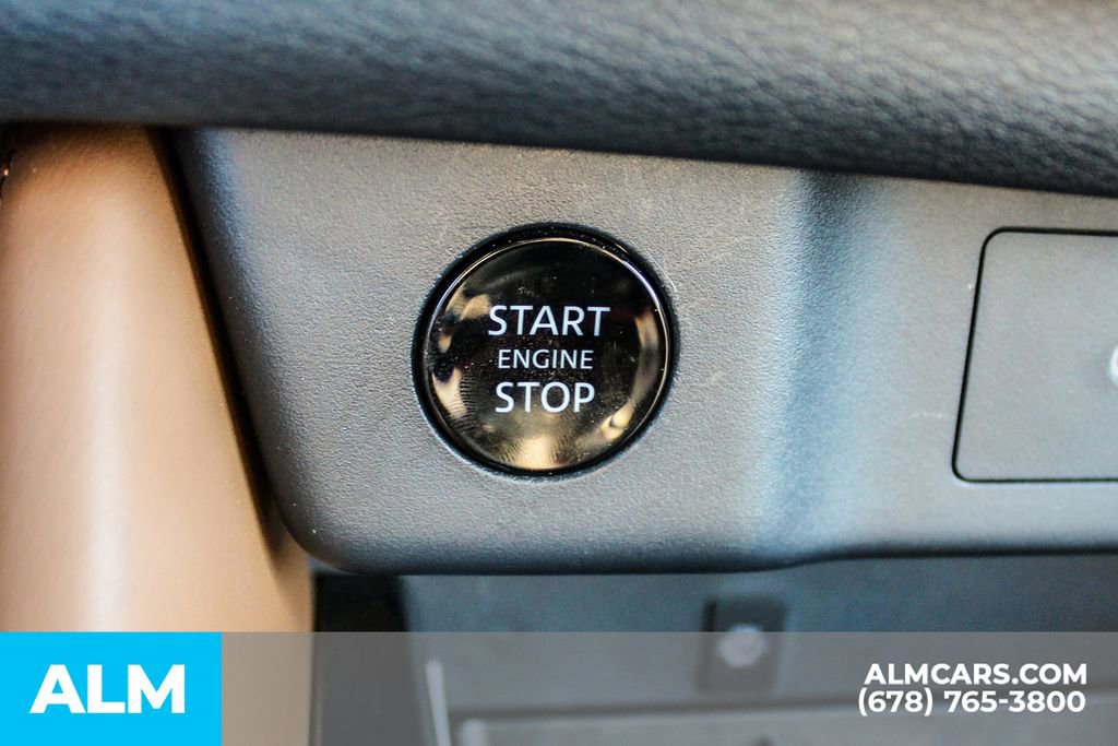 Used 2025 Nissan Rogue Platinum w/ Platinum Premium Package FWD image 29