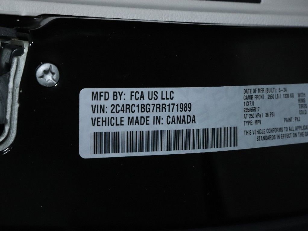 Used 2024 Chrysler Pacifica Touring-L image 20