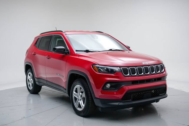 Used 2024 Jeep Compass Latitude AWD/4WD image 10