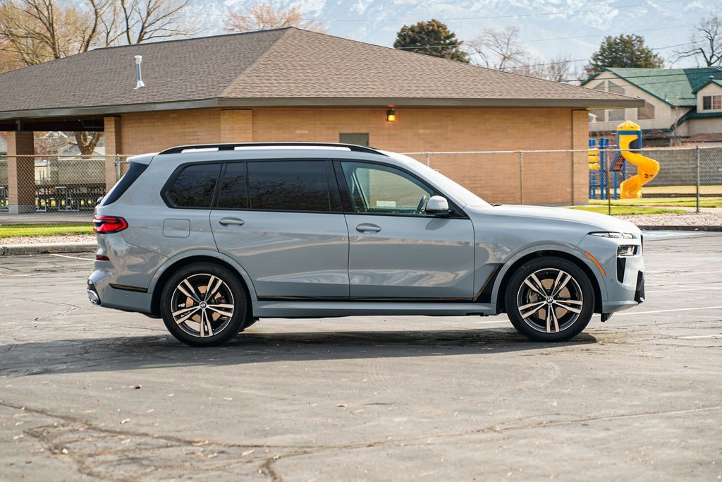 Used 2023 BMW X7 xDrive40i w/ M Sport Package image 4