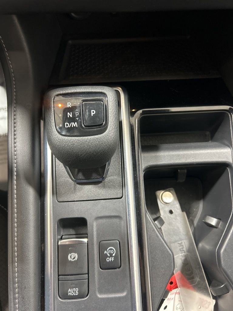 Used 2023 Nissan Pathfinder SL image 35