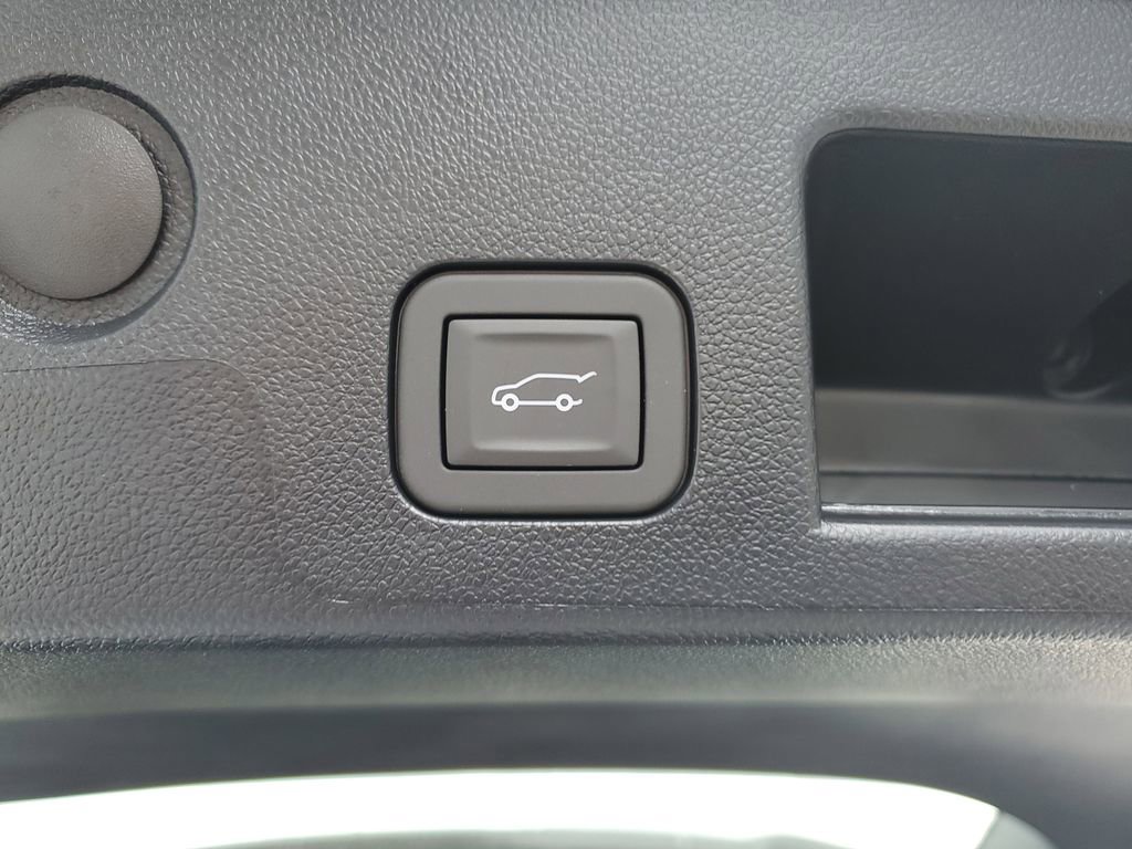 New 2026 Chevrolet Equinox LT w/ Convenience Package II FWD image 10