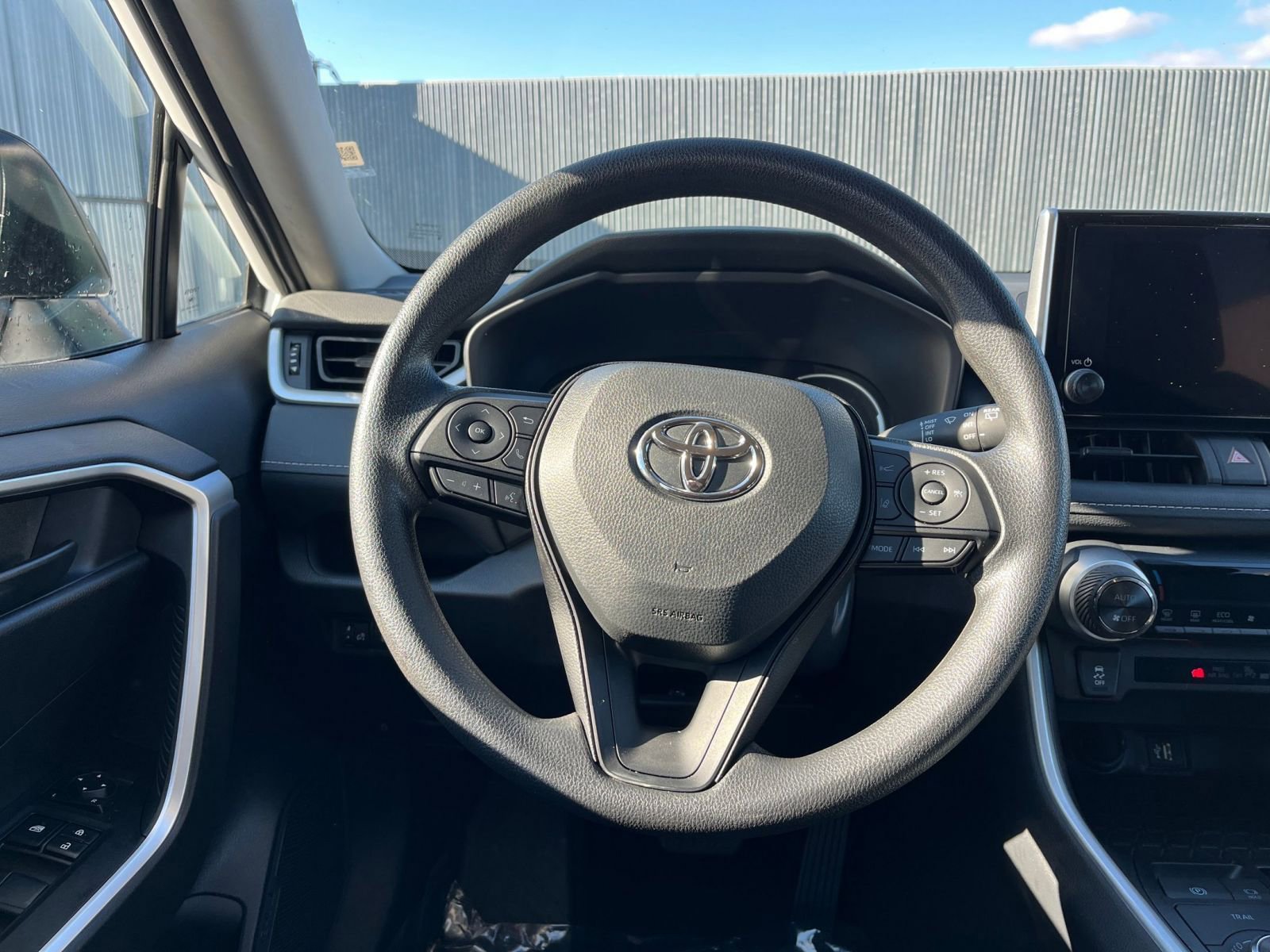 Used 2025 Toyota RAV4 LE image 27