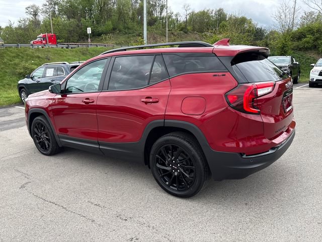 Certified 2023 GMC Terrain SLE w/ Driver Convenience Package AWD/4WD image 3
