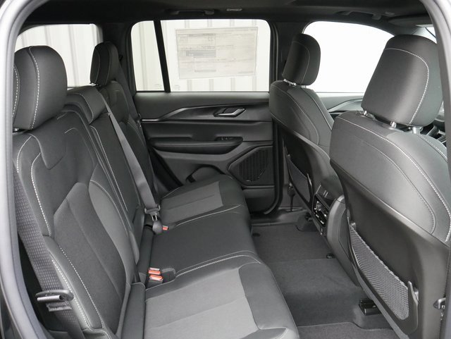 New 2025 Jeep Grand Cherokee Laredo X w/ Luxury Tech Group I image 26