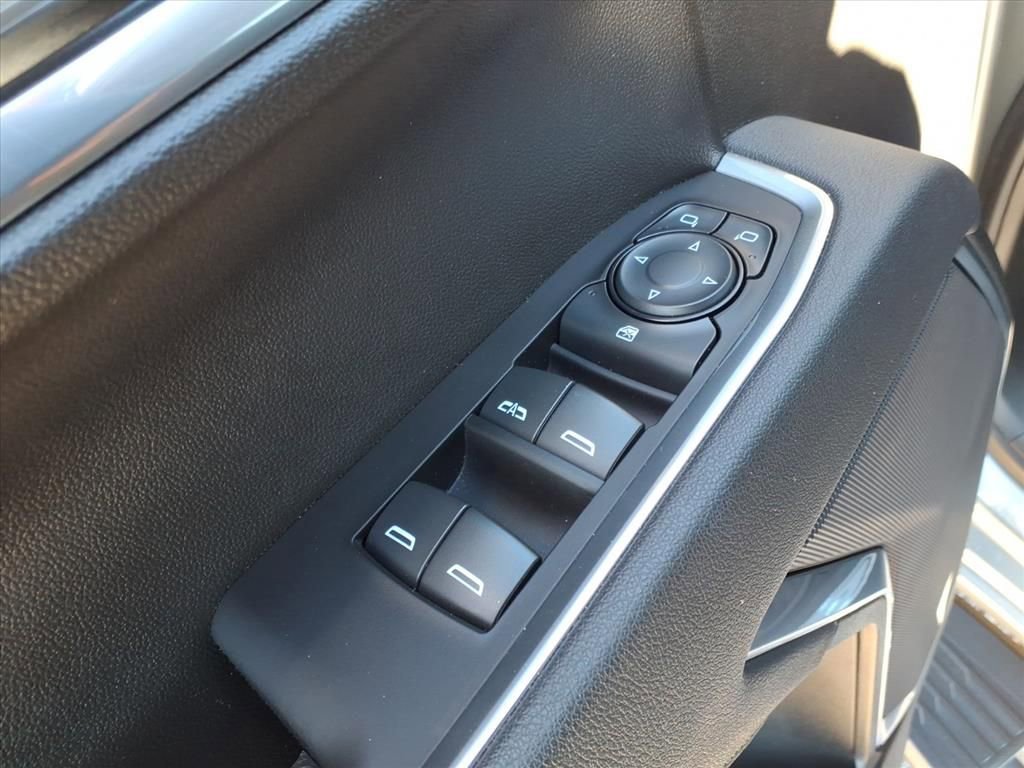Used 2025 Chevrolet Silverado 1500 LT image 15