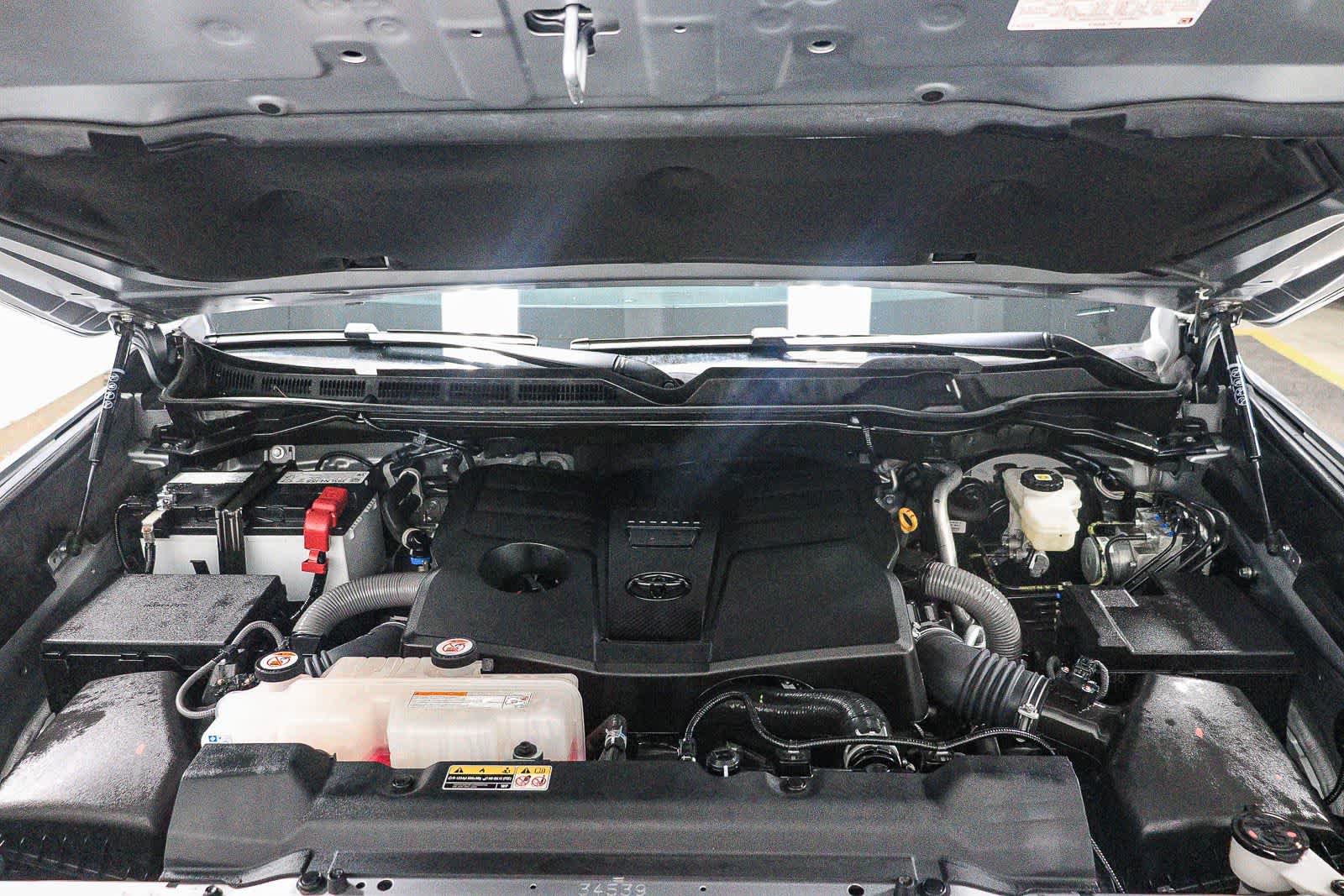 Used 2024 Toyota Tundra Limited AWD/4WD image 42