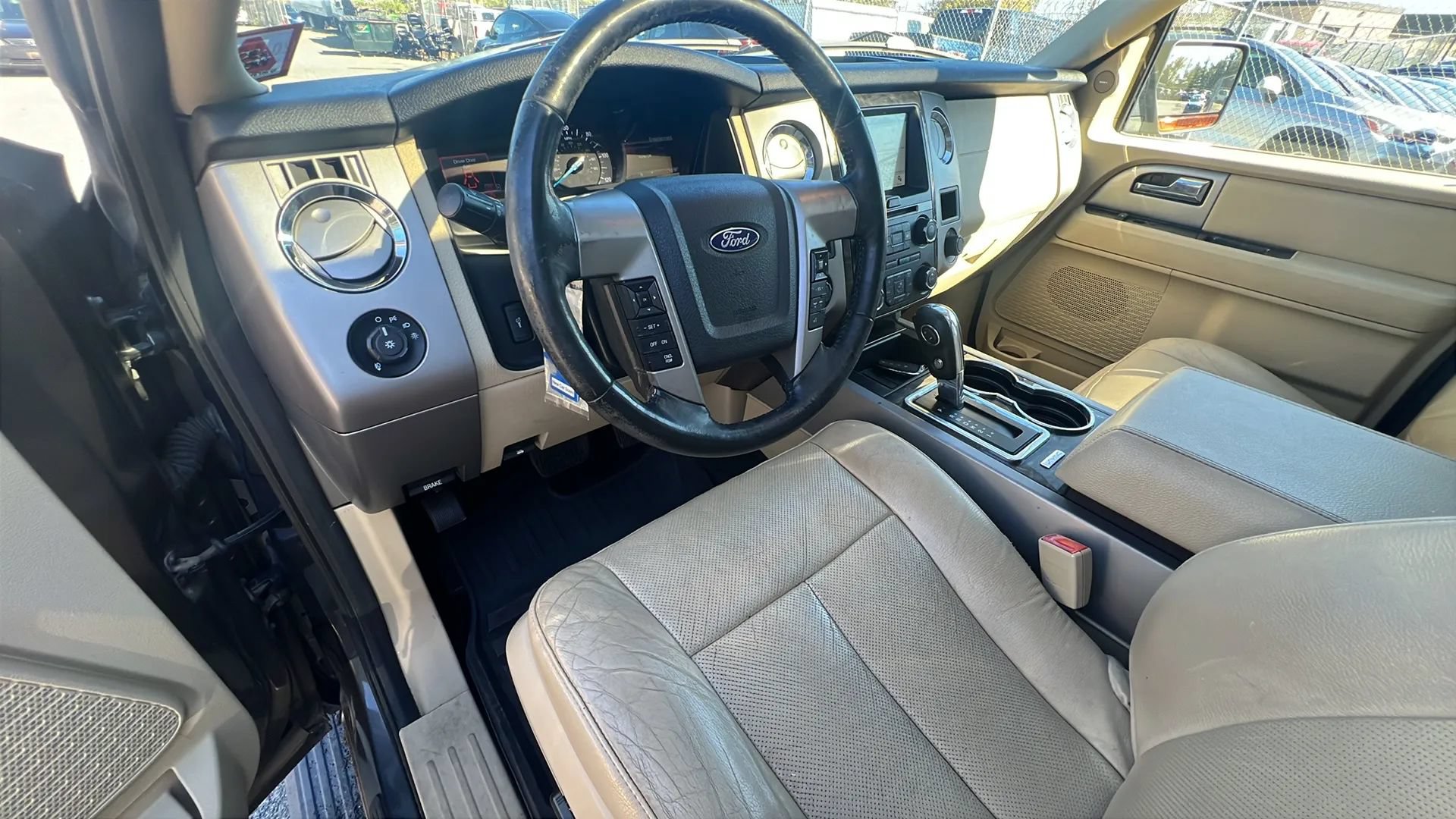 Used 2017 Ford Expedition EL Limited w/ Equipment Group 301A AWD/4WD image 22