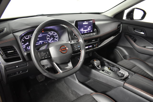 Certified 2025 Nissan Rogue SV AWD/4WD image 13