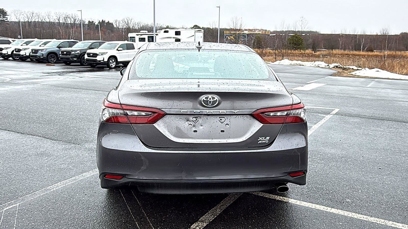 Used 2022 Toyota Camry XLE AWD/4WD image 8