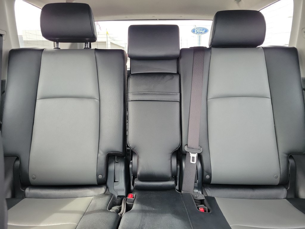 Used 2024 Toyota 4Runner SR5 Premium w/ Moonroof Package AWD/4WD image 17