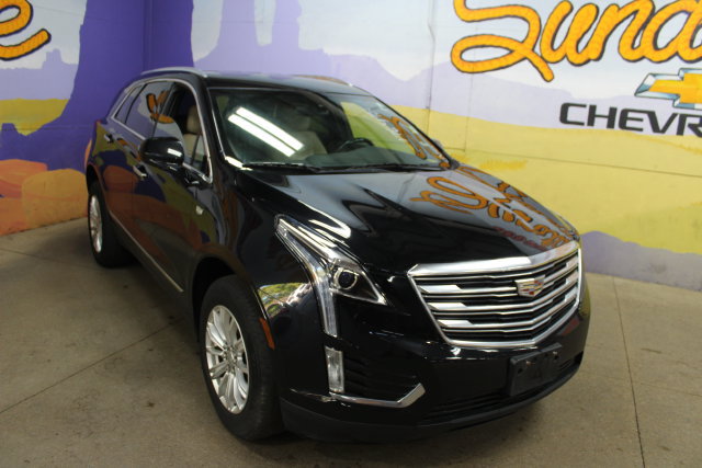 Used 2019 Cadillac XT5 FWD image 2