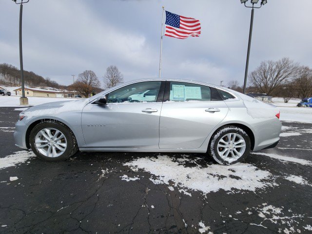 Used 2016 Chevrolet Malibu LT w/ Driver Confidence Package image 2