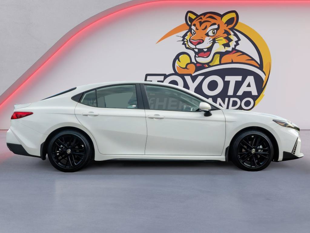 Used 2026 Toyota Camry SE w/ Convenience Package FWD image 5