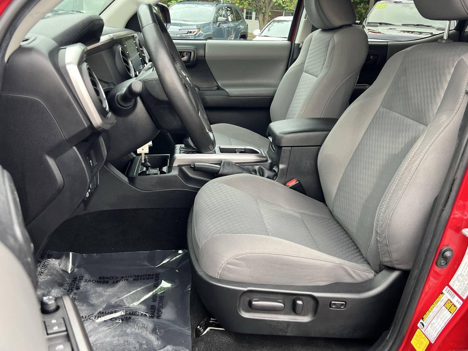 Used 2022 Toyota Tacoma SR5 AWD/4WD image 12