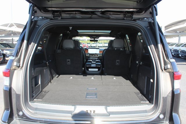 Used 2024 Lincoln Navigator L Reserve image 5