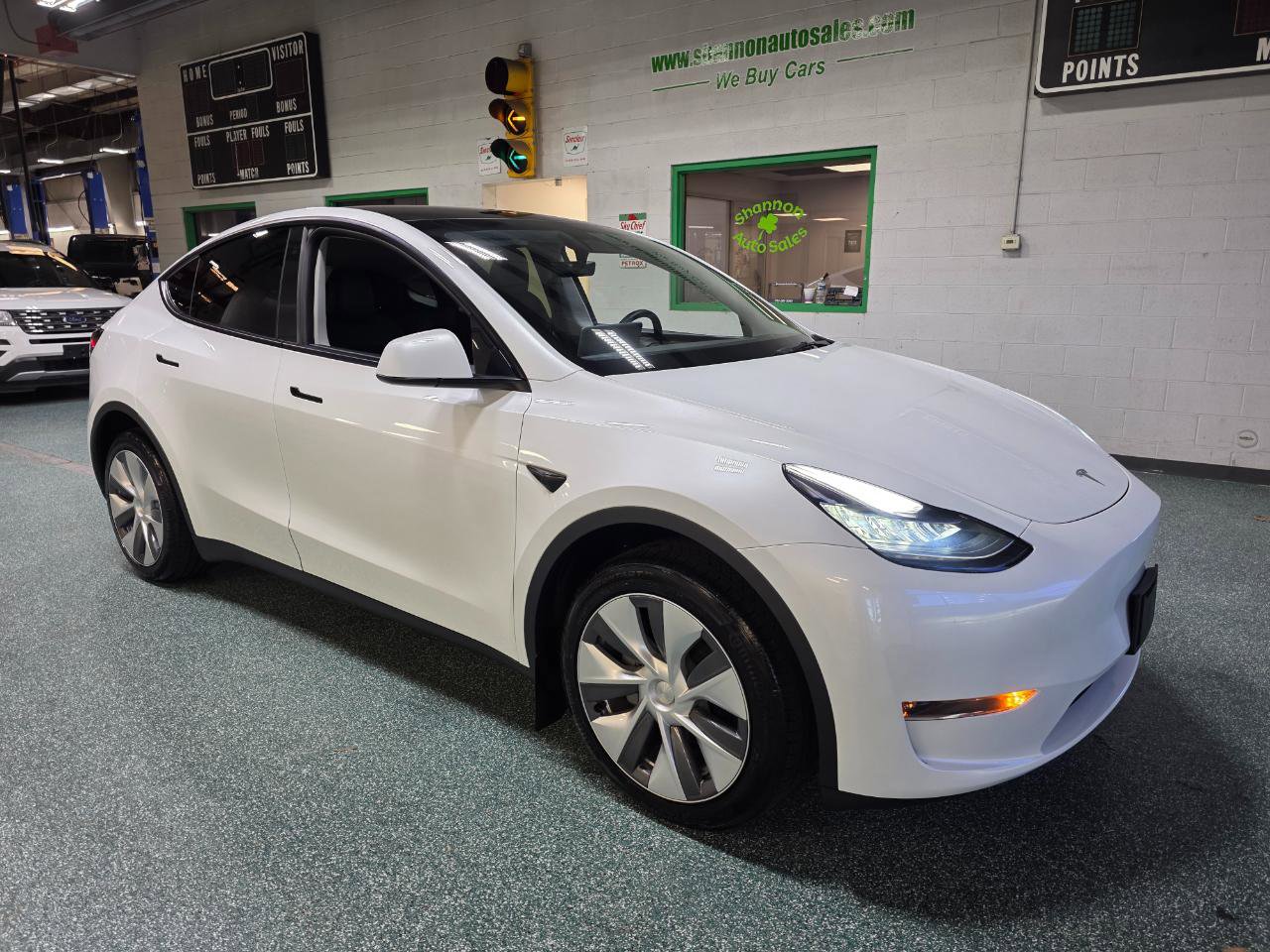 Used 2023 Tesla Model Y Long Range image 4