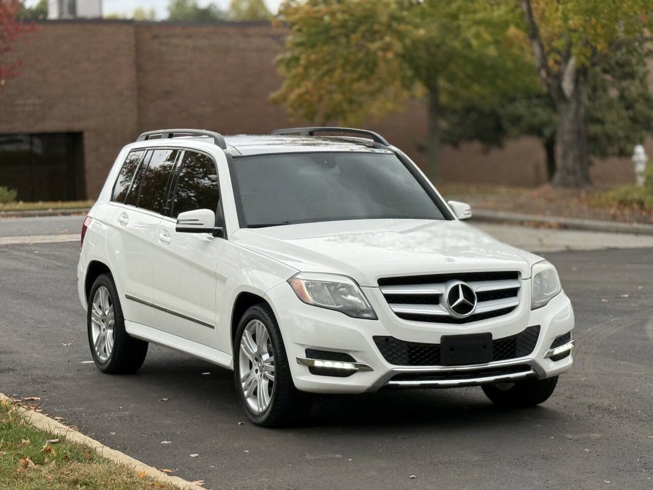 Used 2013 Mercedes-Benz GLK 350 4MATIC image 3