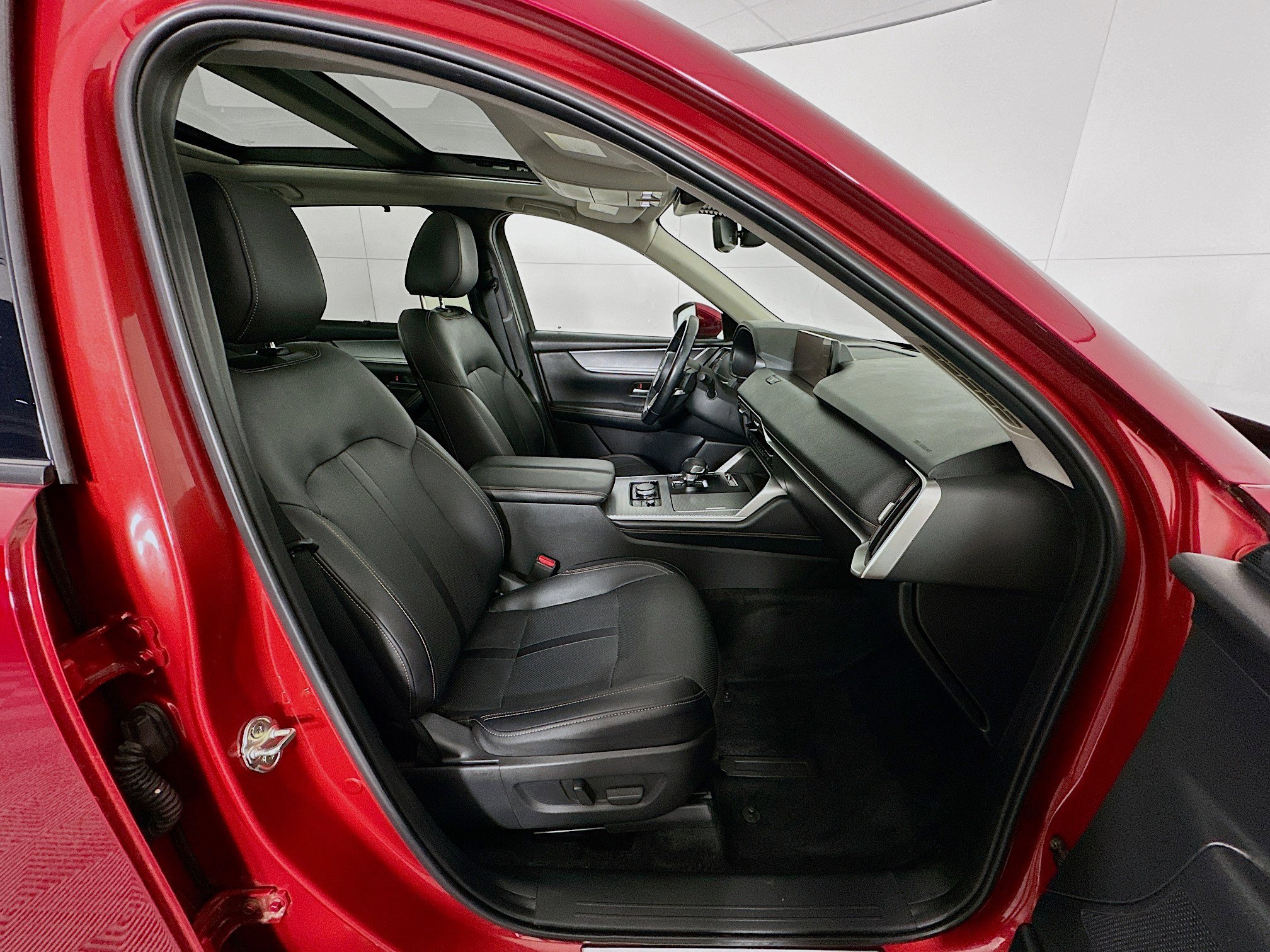 Used 2024 MAZDA CX-90 Plug-In Hybrid w/ Premium Pkg image 35