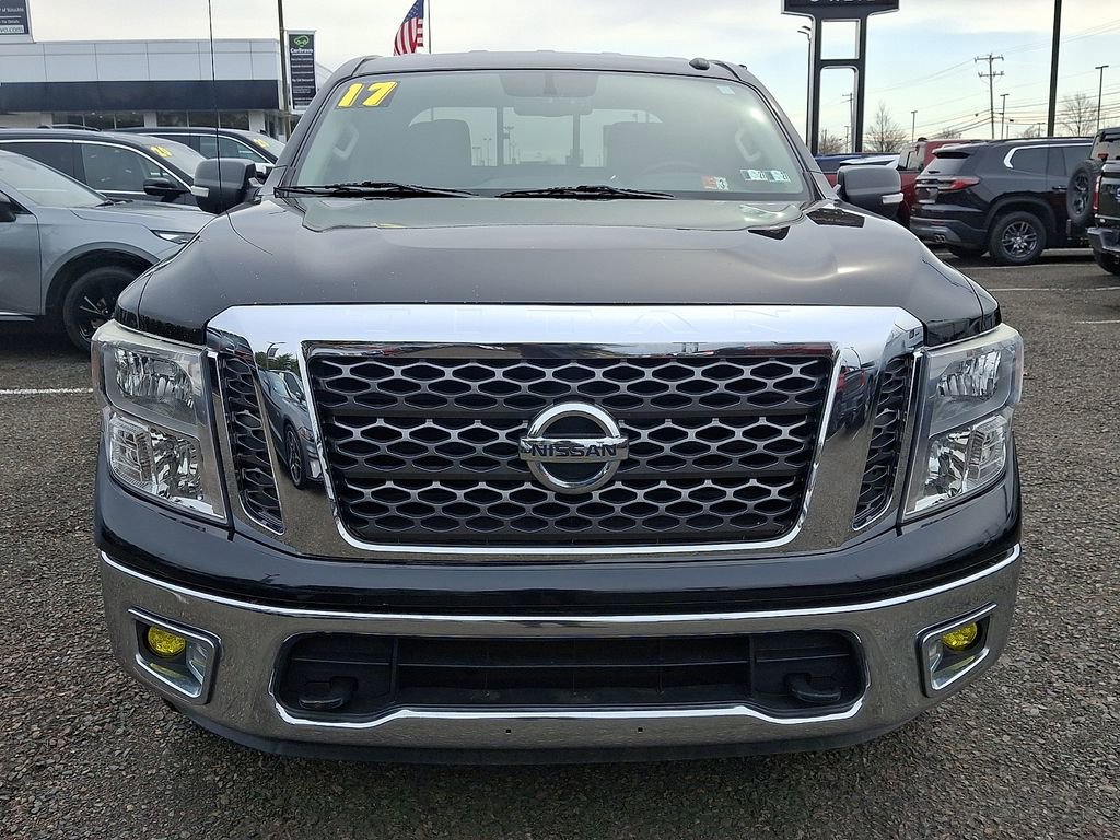Used 2017 Nissan Titan SV image 2