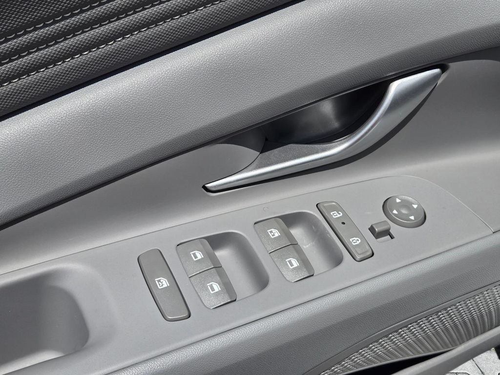 New 2026 Hyundai Elantra Sport FWD image 13