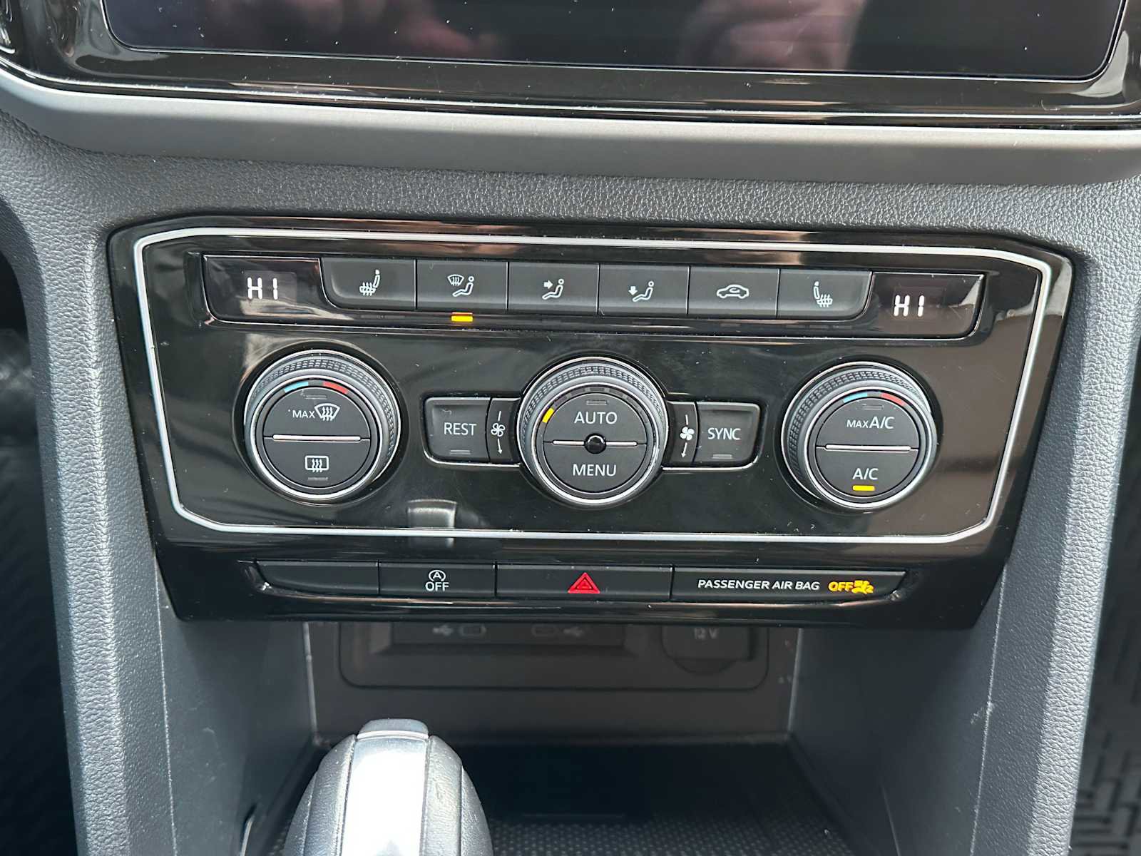 Used 2022 Volkswagen Atlas SE image 29