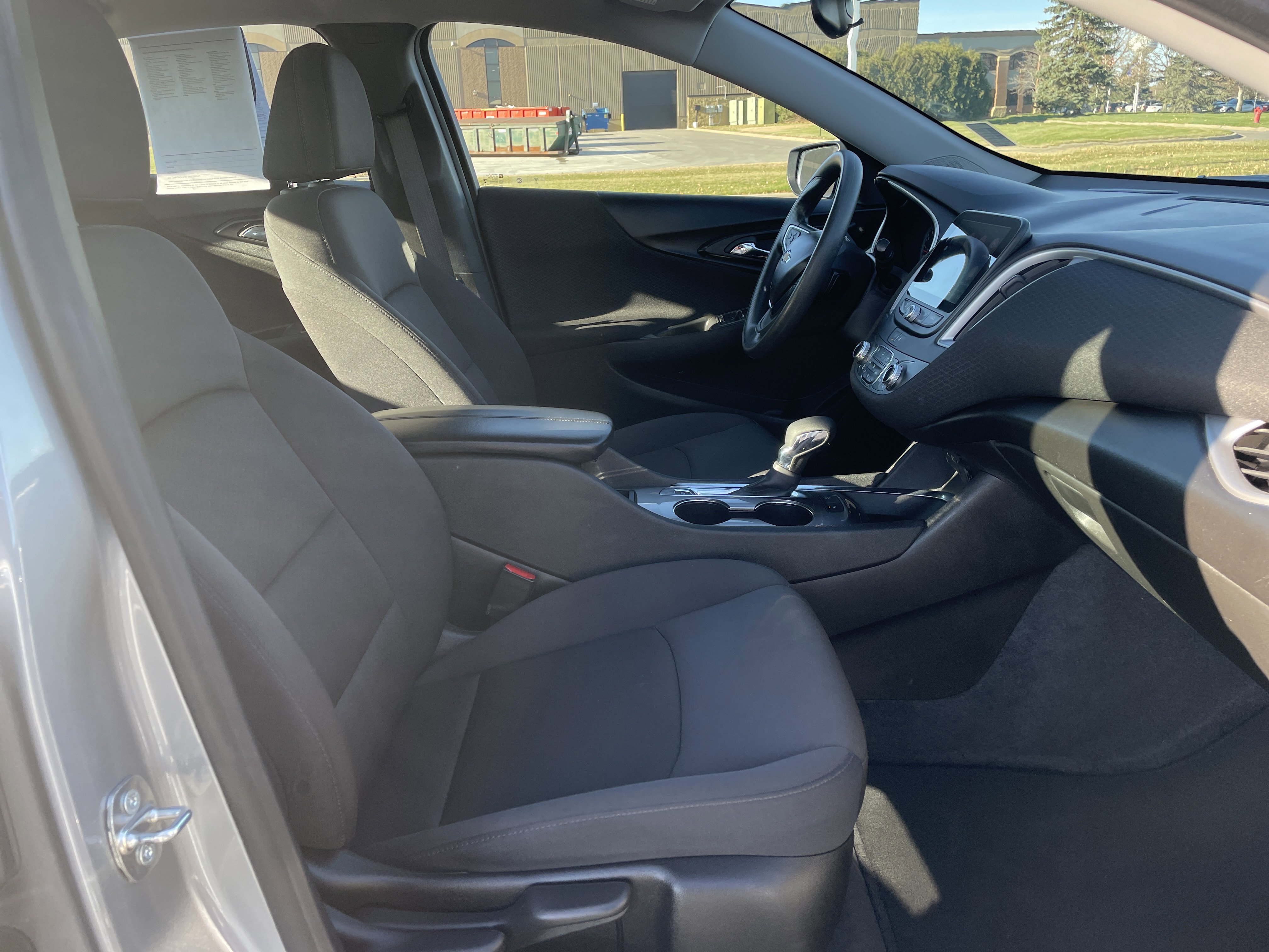 Used 2024 Chevrolet Malibu LT image 25